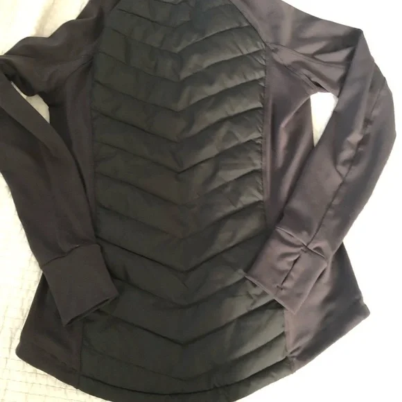 Gap fit small light weight jacket with hot pink zipper - Picture 5 of 5